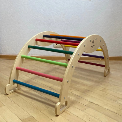 2-i-1 Treklatrestativ Inspirert av Pikler og Gyngebue ODIN Fargerik