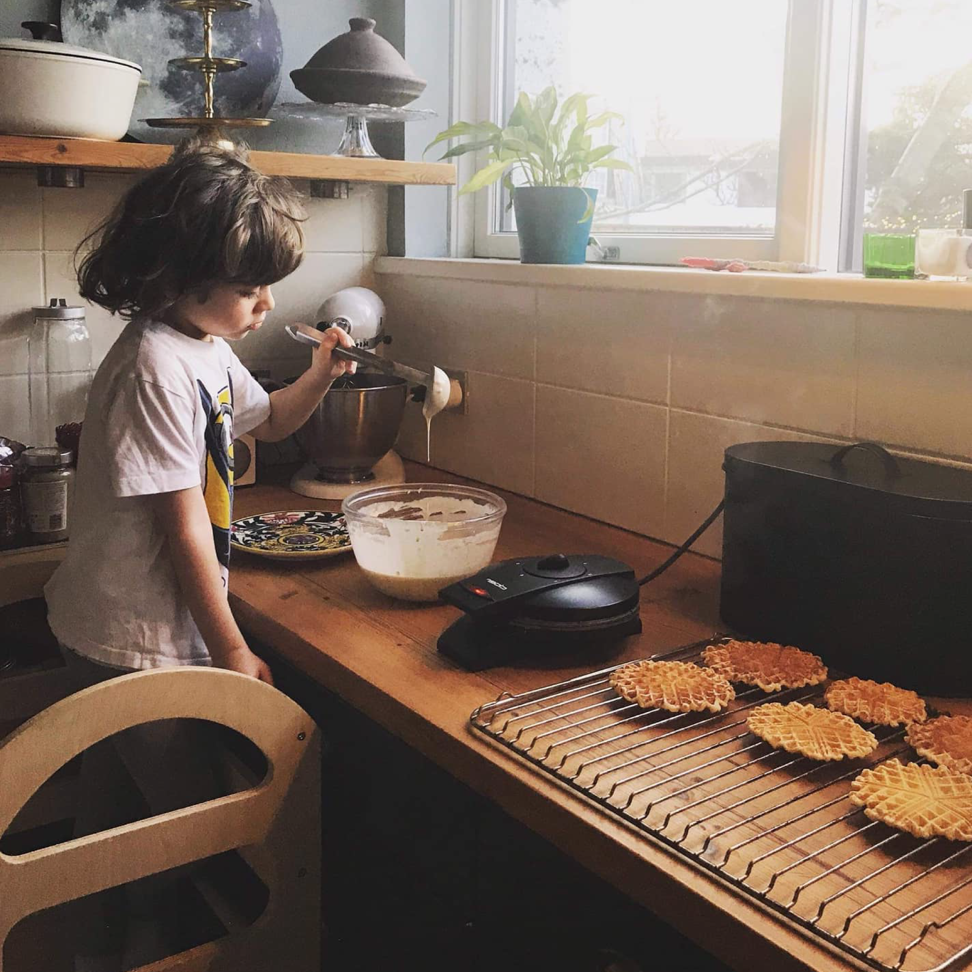 Ajustable Kitchen Helper Tower made from natural wood for children